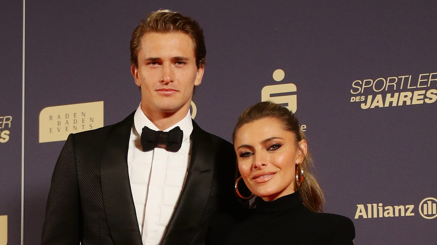 Alexander Zverev’s GF Sophia Thomalla Steals the Show in Violet Dress at Miami Open