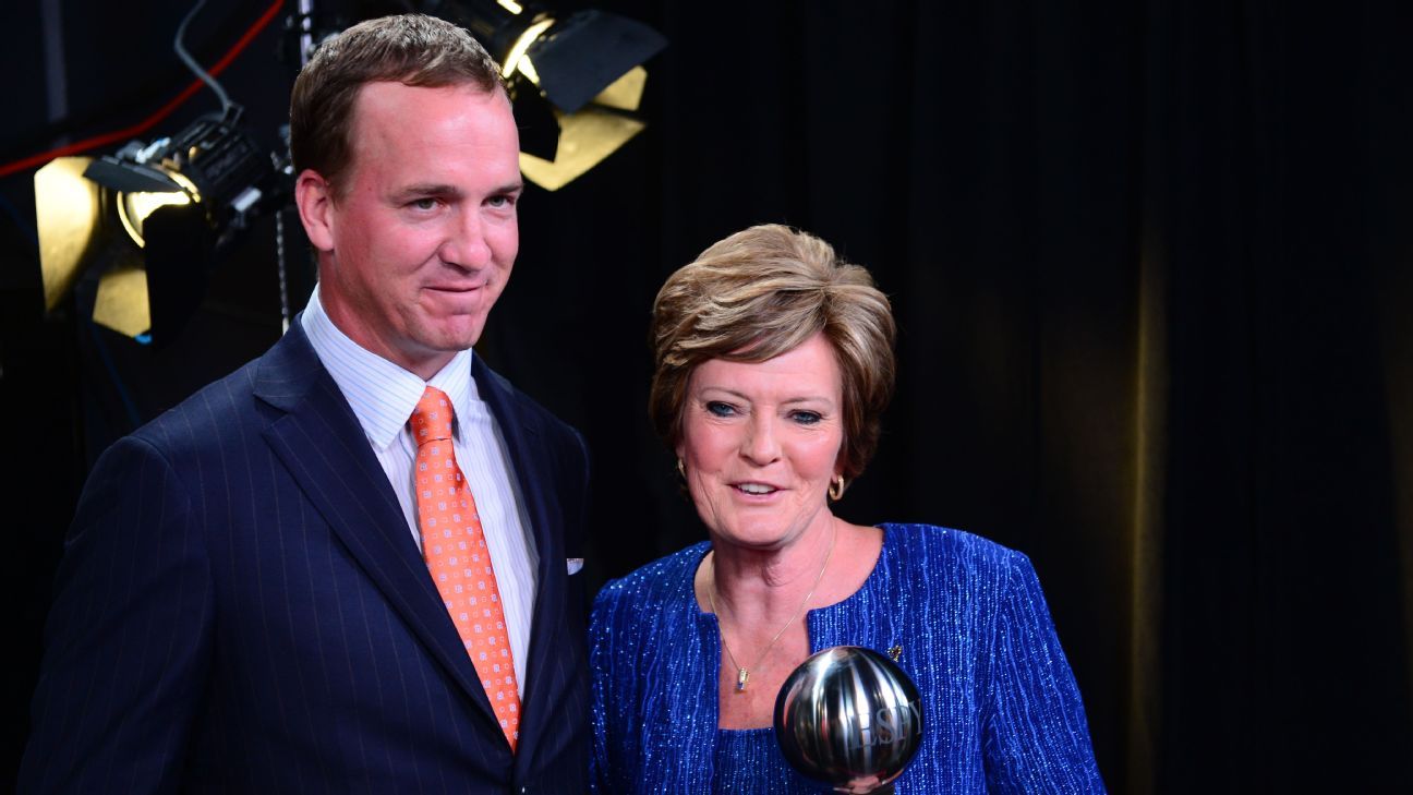 Peyton Manning: Pat Summitt changed my life