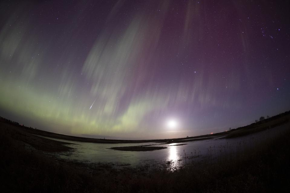 Northern Lights Alert: 10 States May See Aurora Sunday Night