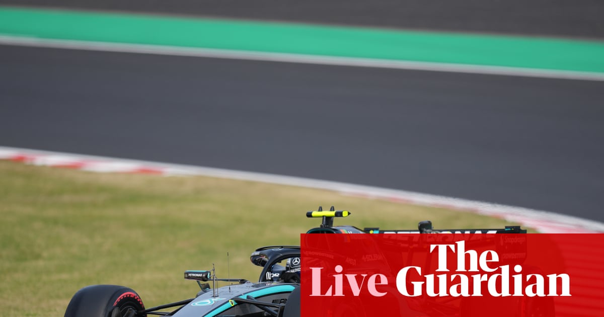Kimi Antonelli pips Mercedes teammate George Russell to pole for F1’s Japanese GP – live | Formula One 2026