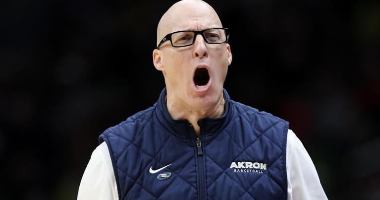 College of Charleston hire former Big Ten, Akron head coach