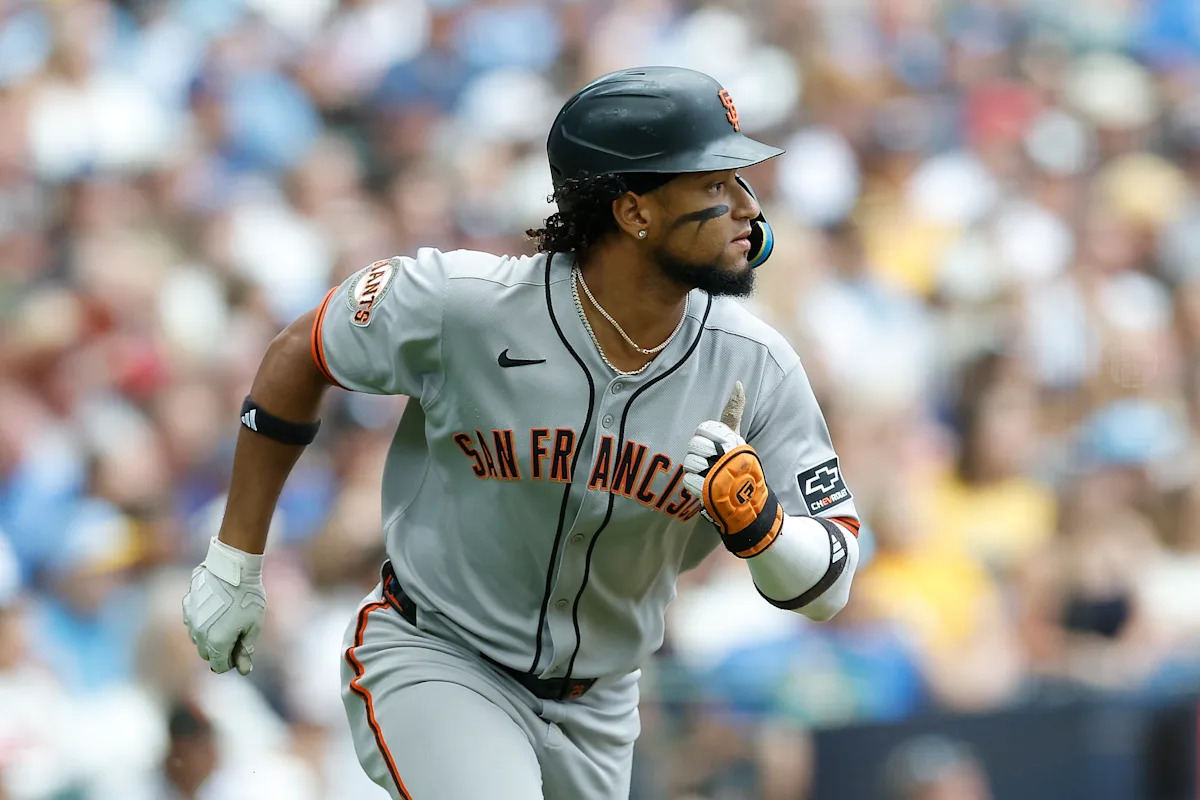 Brewers acquire outfielder Luis Matos from Giants