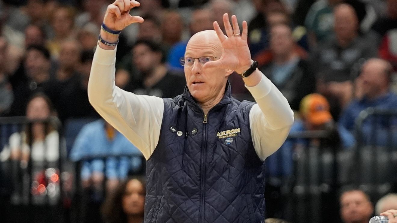 College of Charleston hires John Groce as next men’s basketball coach