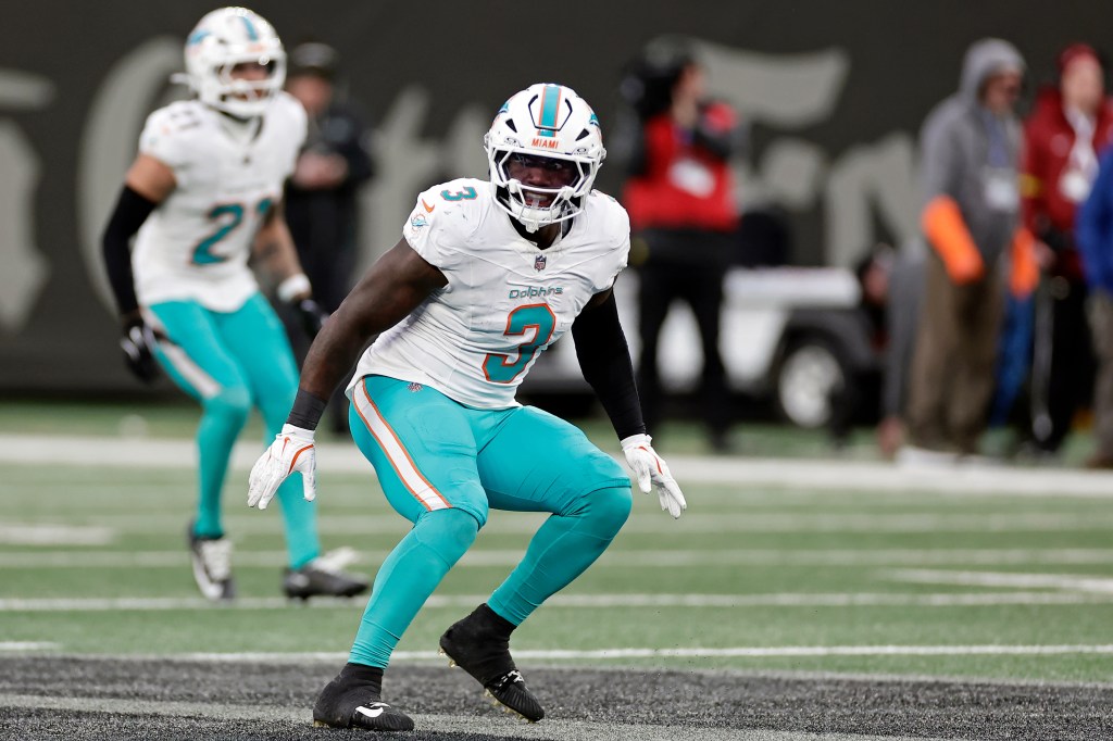 Patriots signing former Dolphins linebacker in latest free-agent addition
