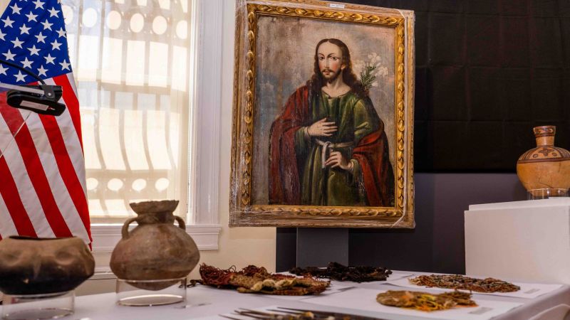 El FBI devuelve a Perú 48 piezas culturales precolombinas recuperadas en EE.UU.