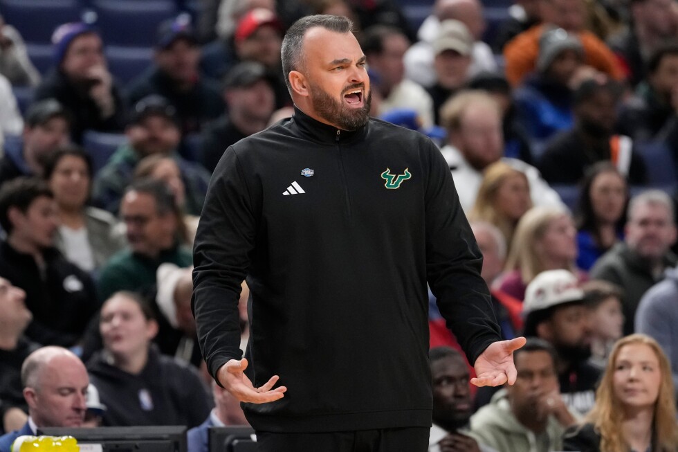 From tears to a touch of anger, South Florida coach Hodgson’s emotions run gamut