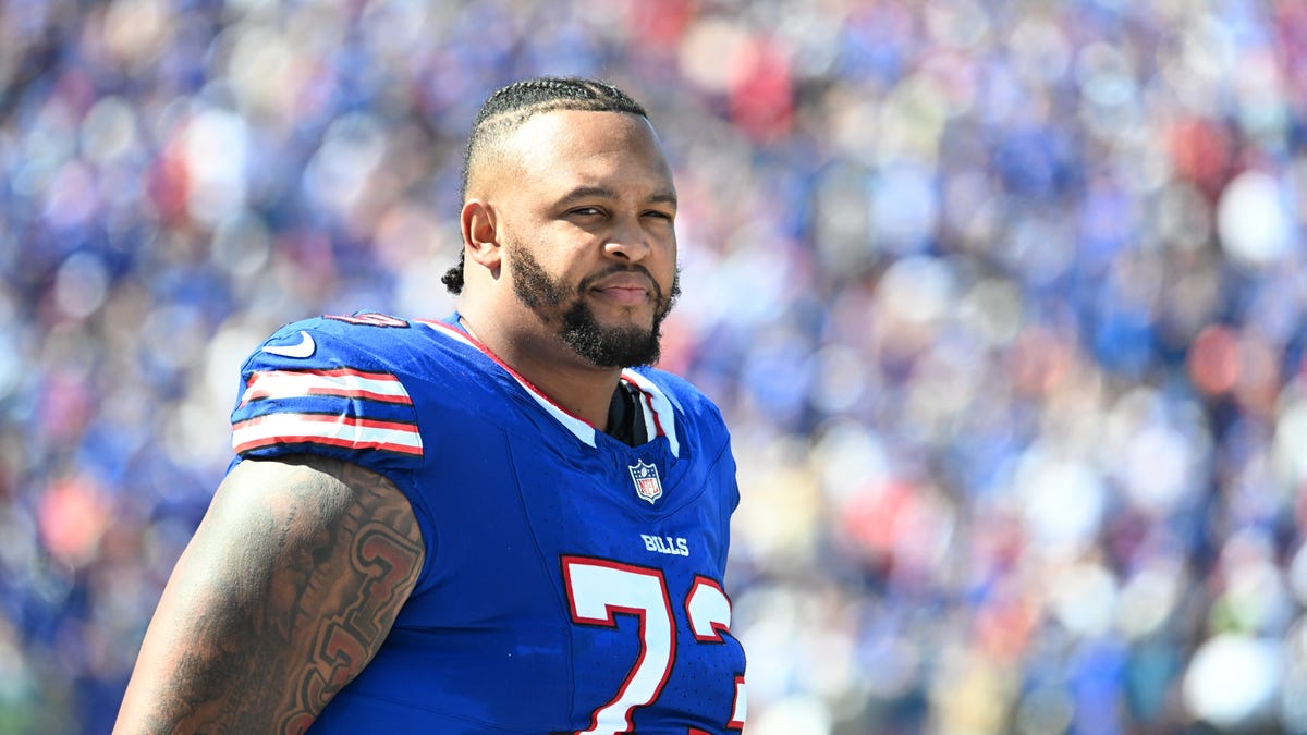 Bills’ Dion Dawkins makes mixed comments about fans on live stream