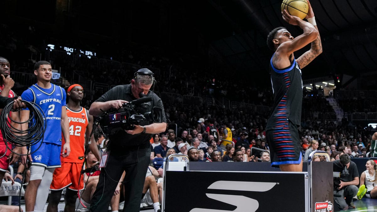 Former Indiana, DePaul guard CJ Gunn wins 3-point championship, gets booed