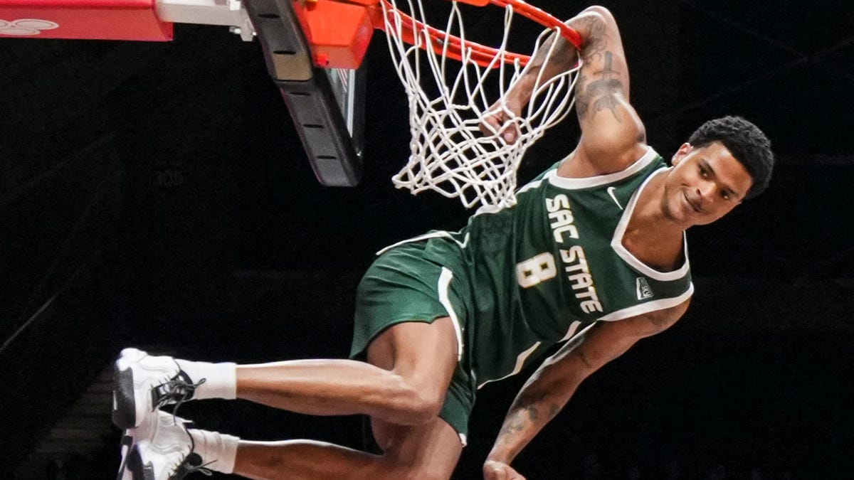 Shaqir O’Neal, son of Shaquille, wins college slam dunk contest
