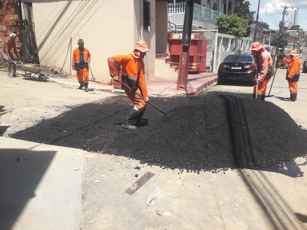 Prefeitura recupera rede de drenagem no bairro Betânia