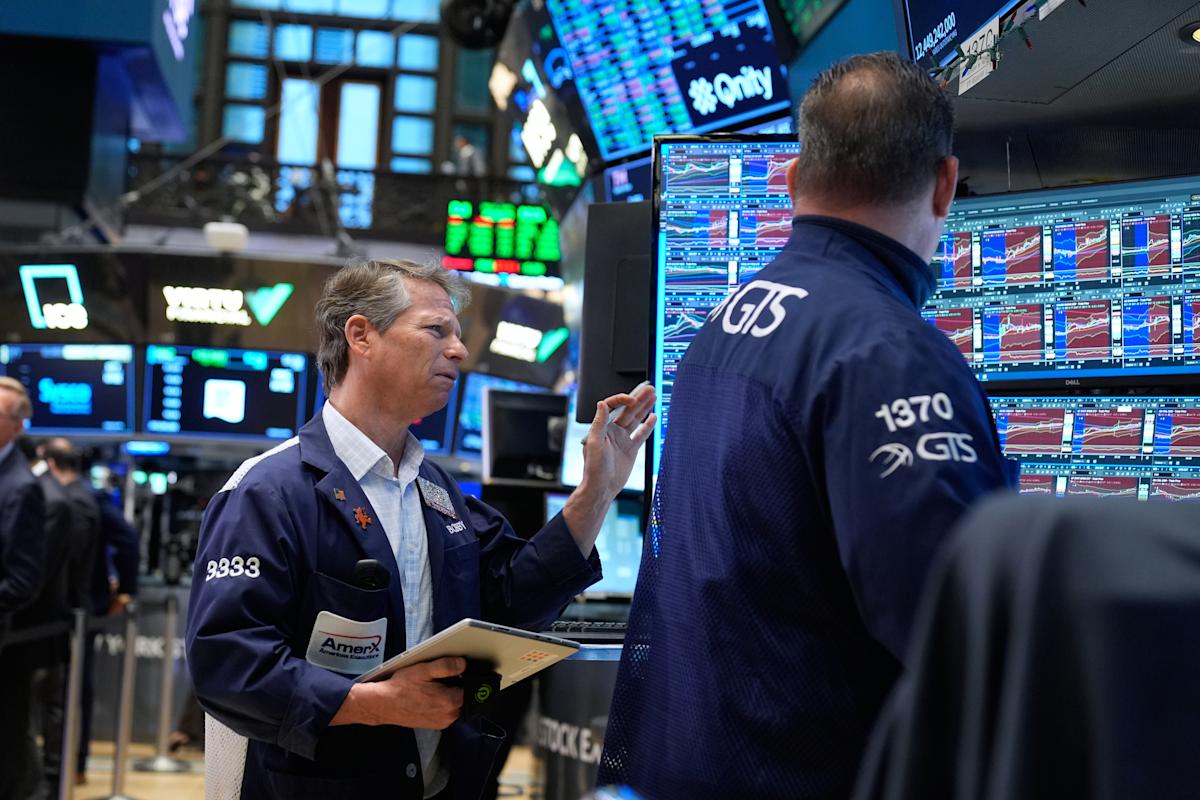 Dow, S&P 500, Nasdaq extend rally for 2nd day on hopes of Iran war deescalation