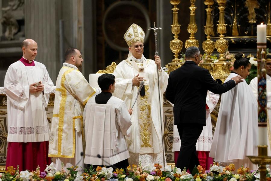 Catholics Around the World Celebrate Easter Sunday Amid Calls for Peace and Reflection