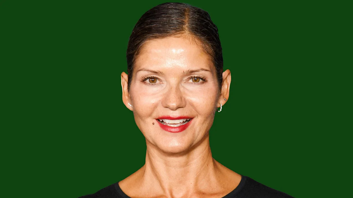 Jill Hennessy was a ’90s TV staple. Now she’s in her fearless era.