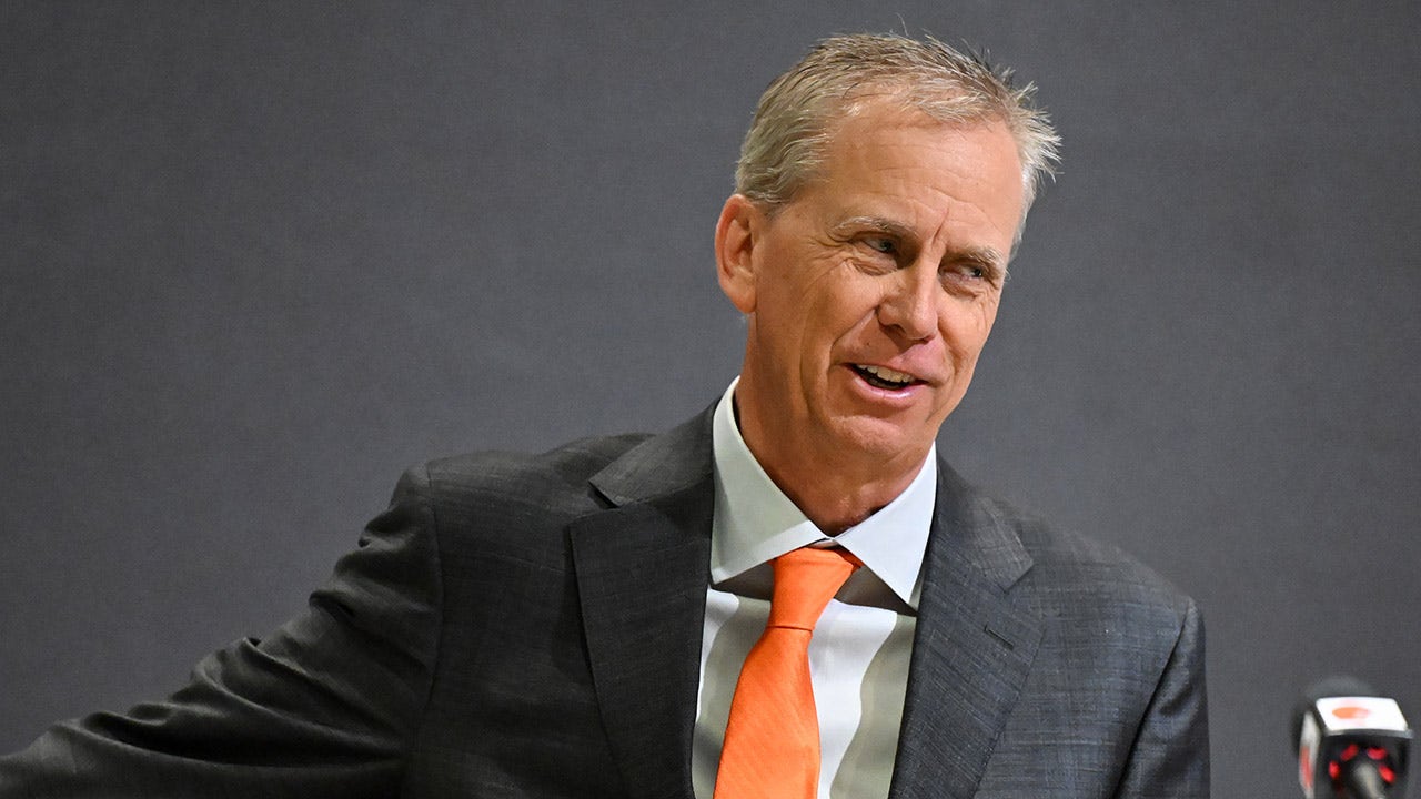 Browns coach Todd Monken misses NFL coaches group photo over haircut mix-up