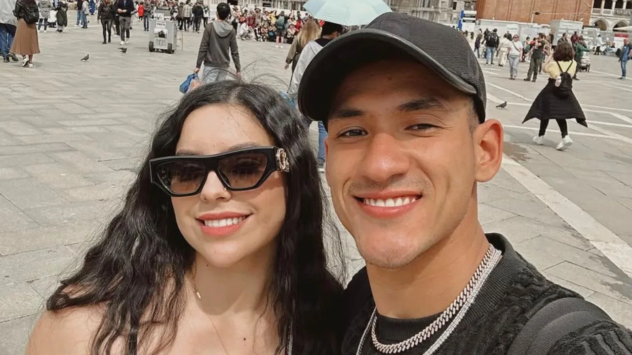 Esposa de Uriel Antuna revela grosería que recibió en zapatería